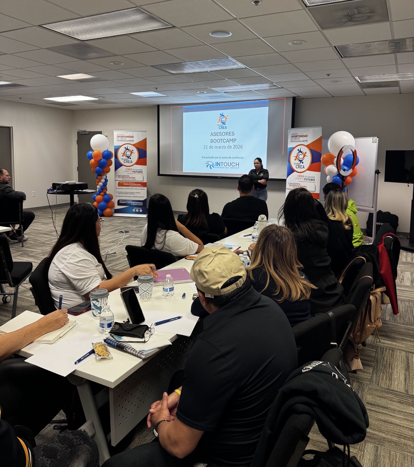 Entrenamiento de Agentes — Asesores Bootcamp